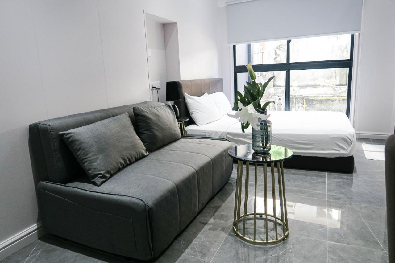 Apartment Deluxe & By Rr